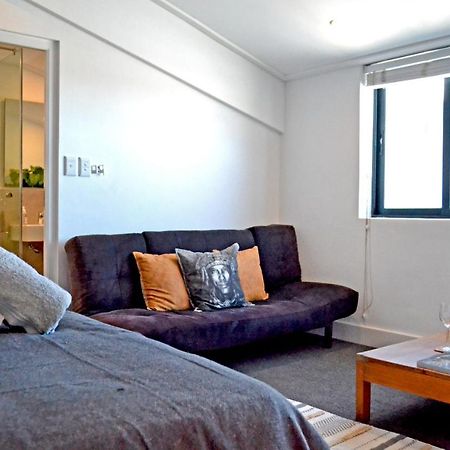 Central Modern Studio Apartment, Hermanus Waterfront Eksteriør bilde