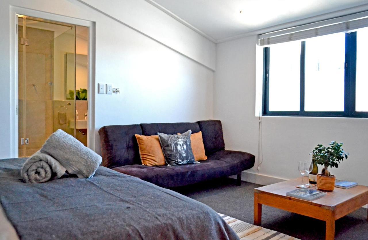 Central Modern Studio Apartment, Hermanus Waterfront Eksteriør bilde